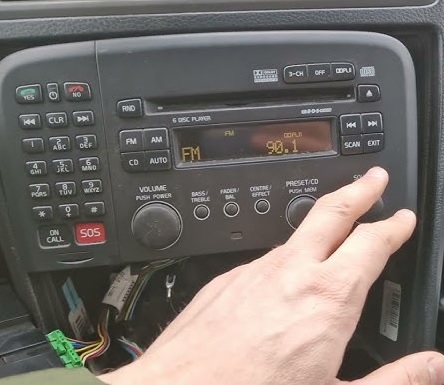 Volvo V40 Radio Code Calculator